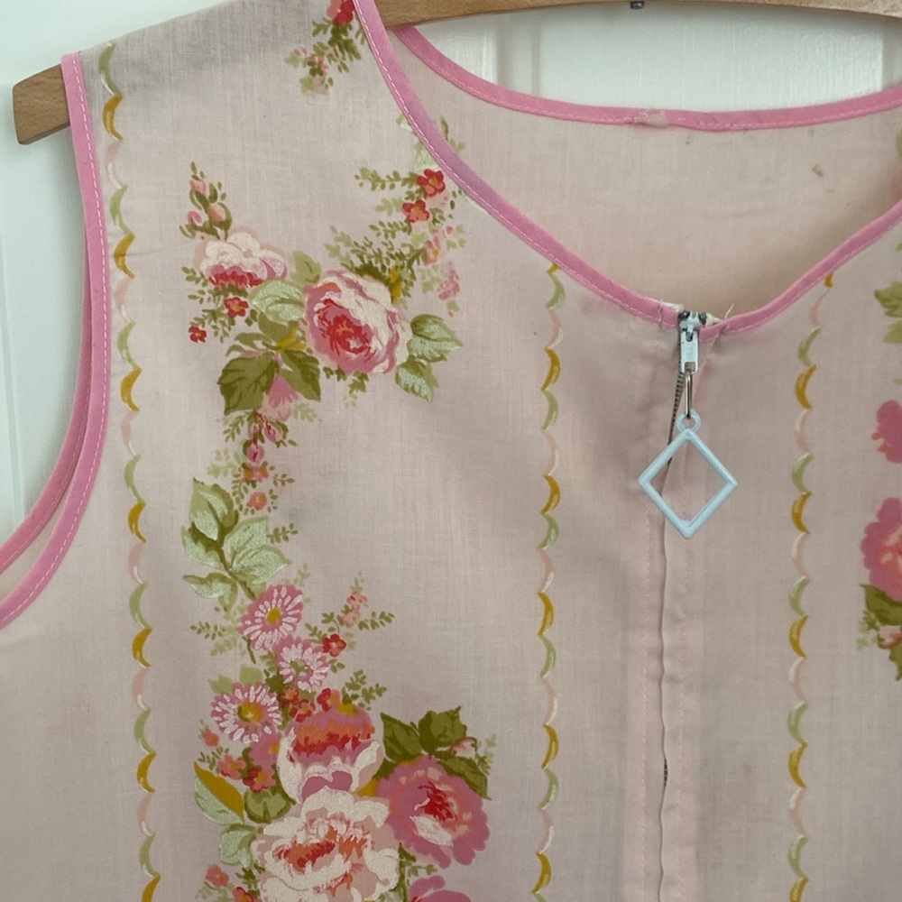 Vintage Sexy Sleeveless Floral Housedress - Retro Zipper - Size Large